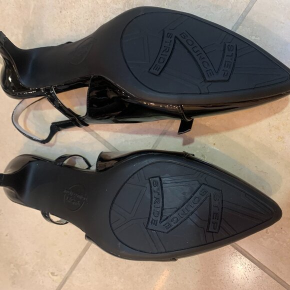 New - Life Stride Simply Comfort patent leather heels with an adorable bow - Picture 3 of 6